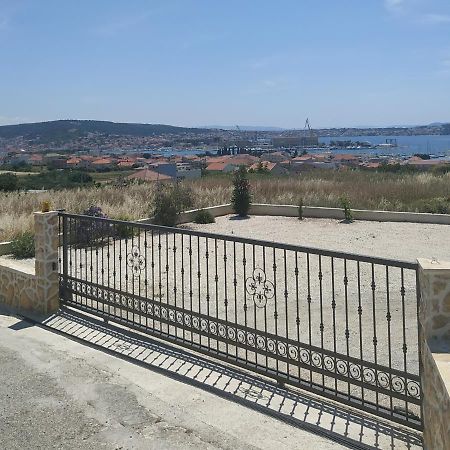 Apartment Nives Trogir Bagian luar foto