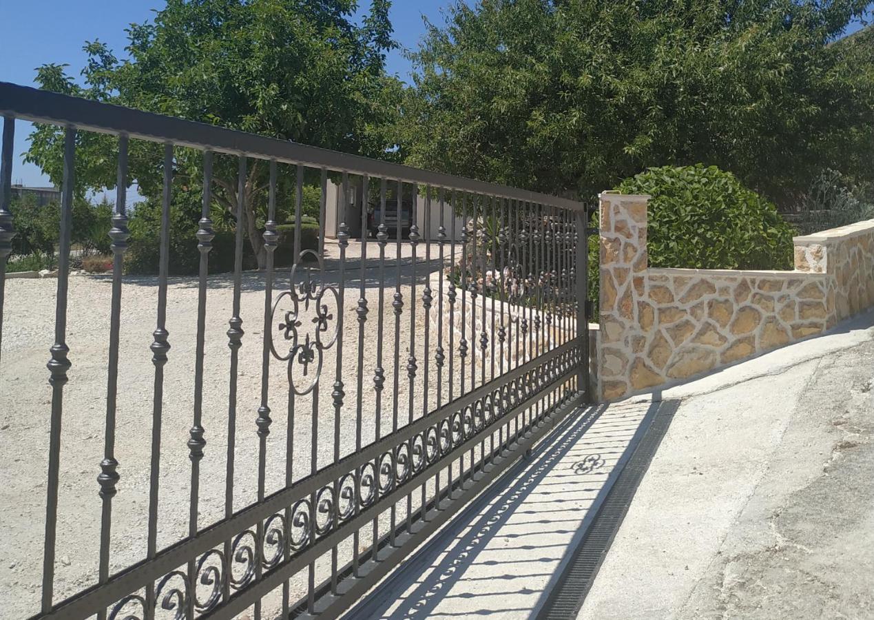 Apartment Nives Trogir Bagian luar foto
