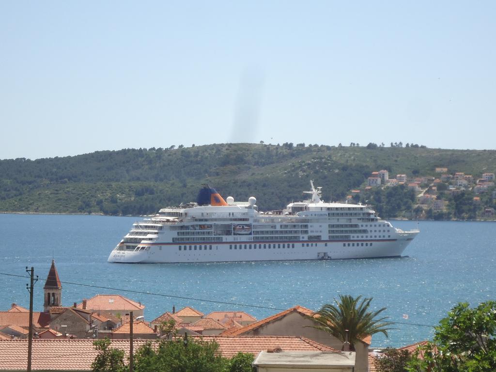 Apartment Nives Trogir Ruang foto