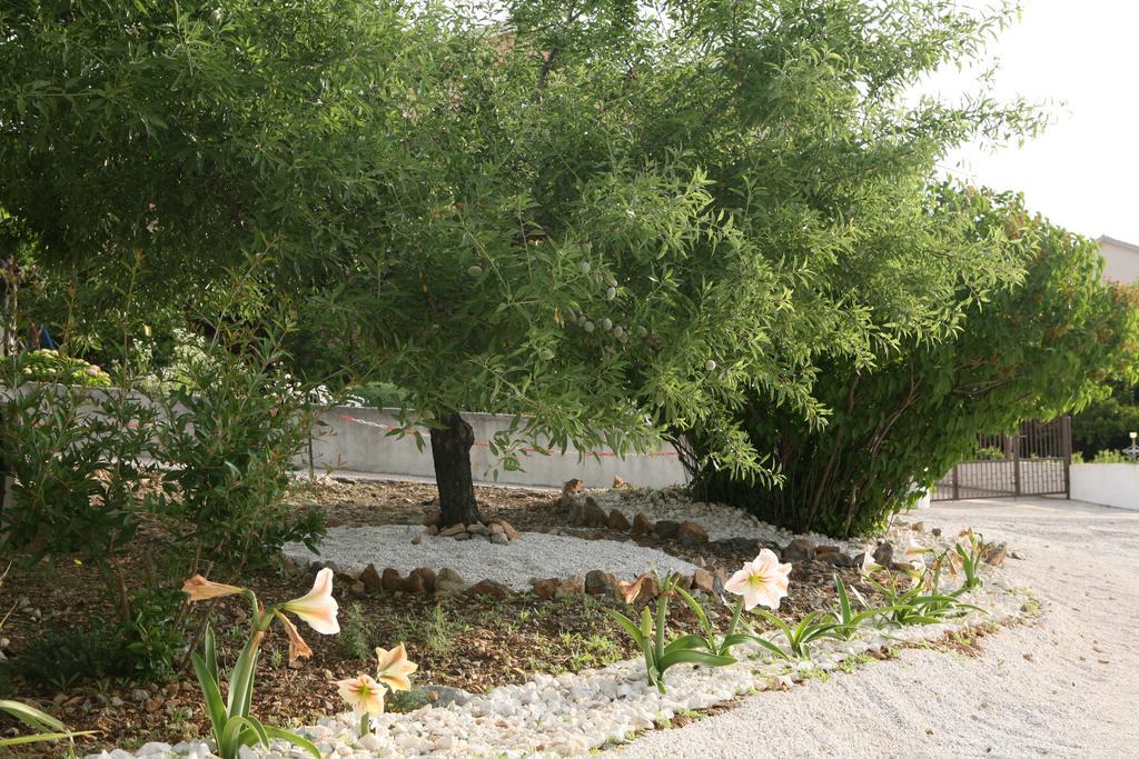 Apartment Nives Trogir Bagian luar foto