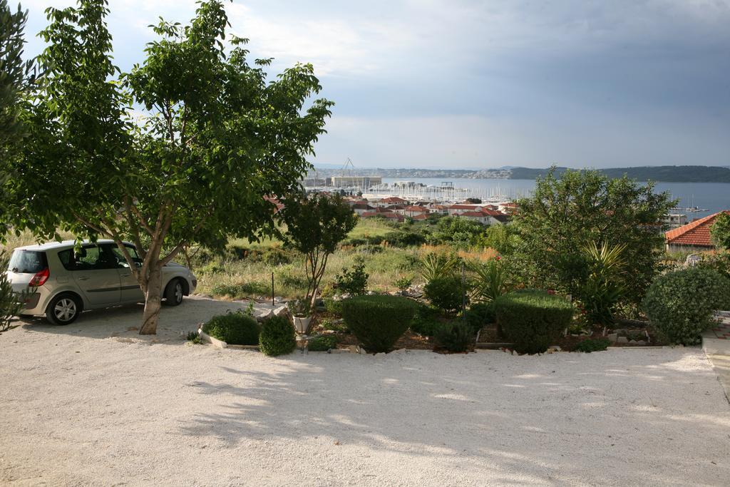 Apartment Nives Trogir Bagian luar foto