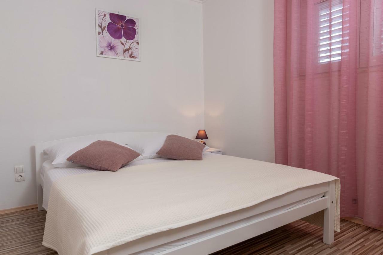 Apartment Nives Trogir Bagian luar foto