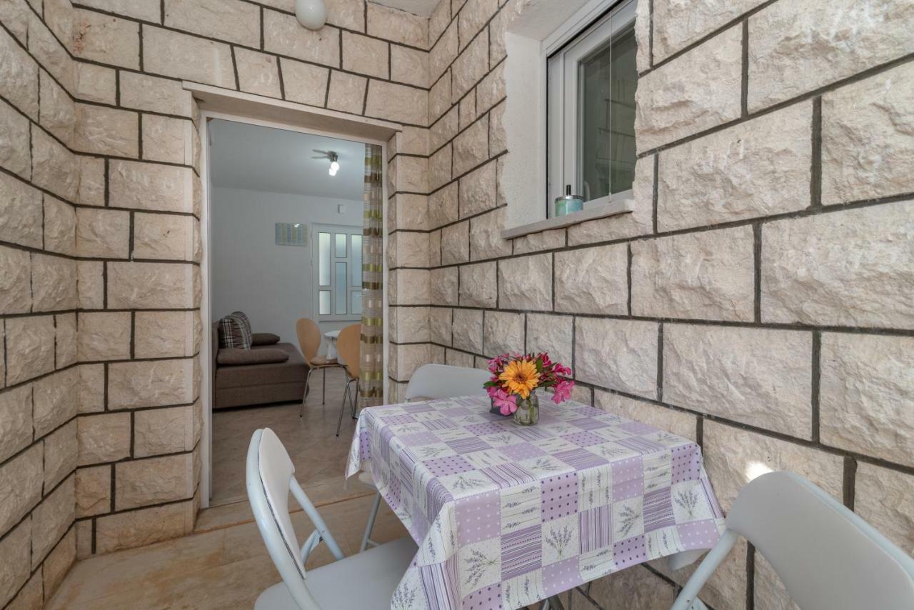 Apartment Nives Trogir Bagian luar foto