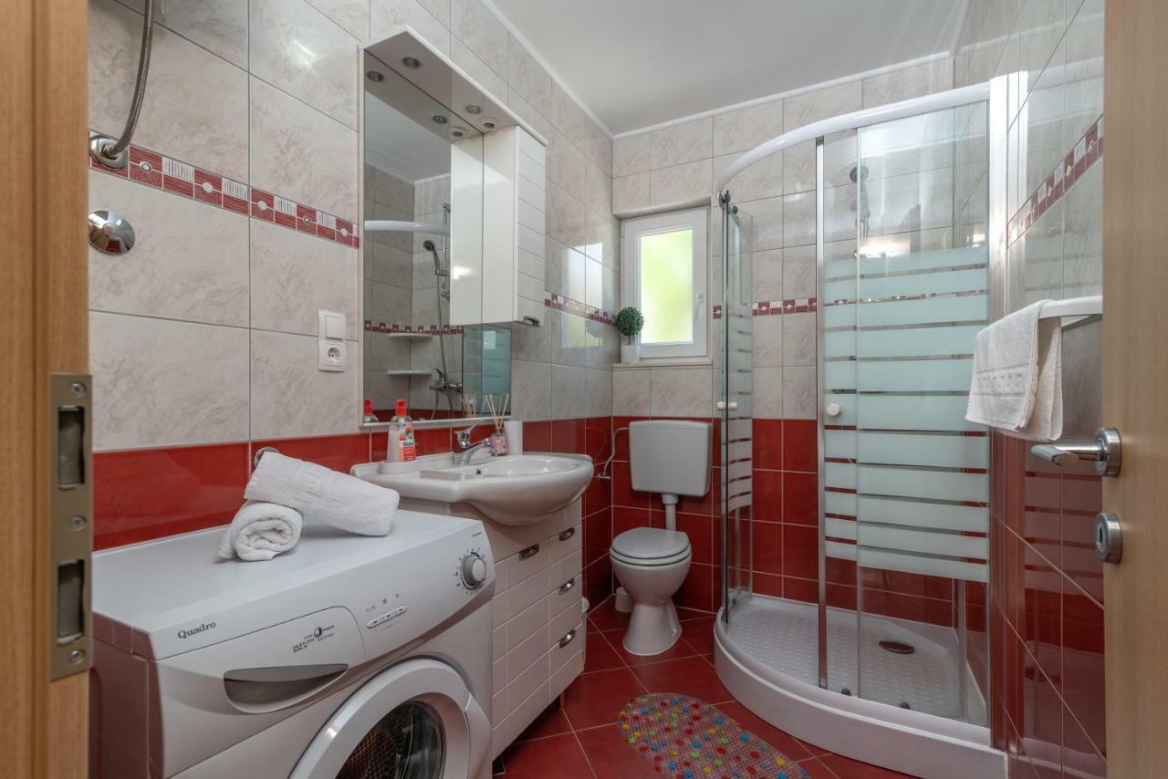 Apartment Nives Trogir Bagian luar foto