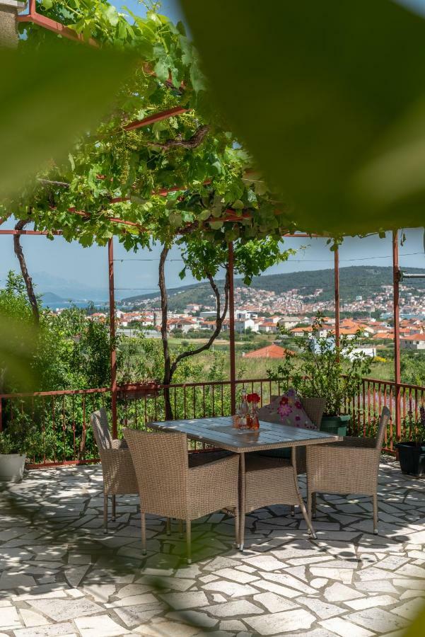 Apartment Nives Trogir Bagian luar foto