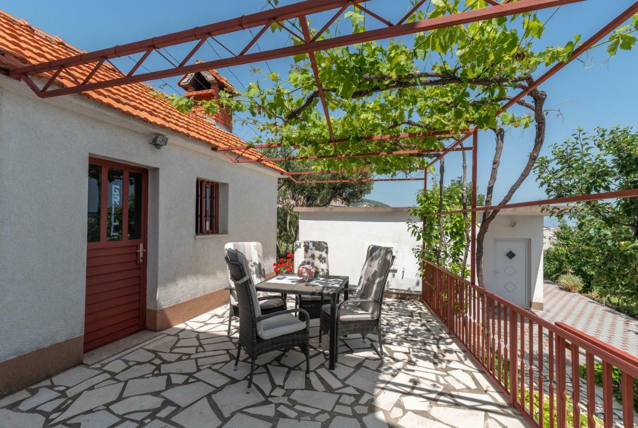 Apartment Nives Trogir Bagian luar foto