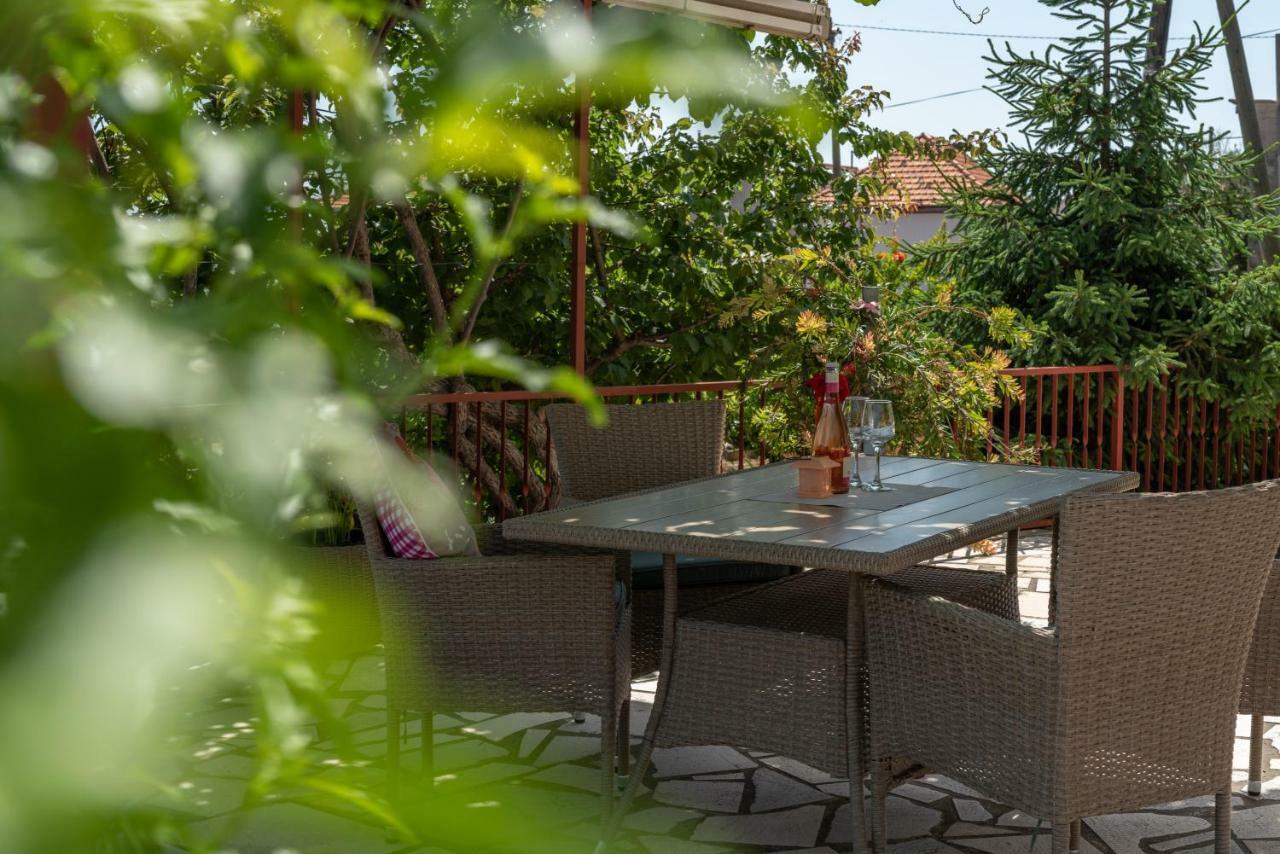 Apartment Nives Trogir Bagian luar foto