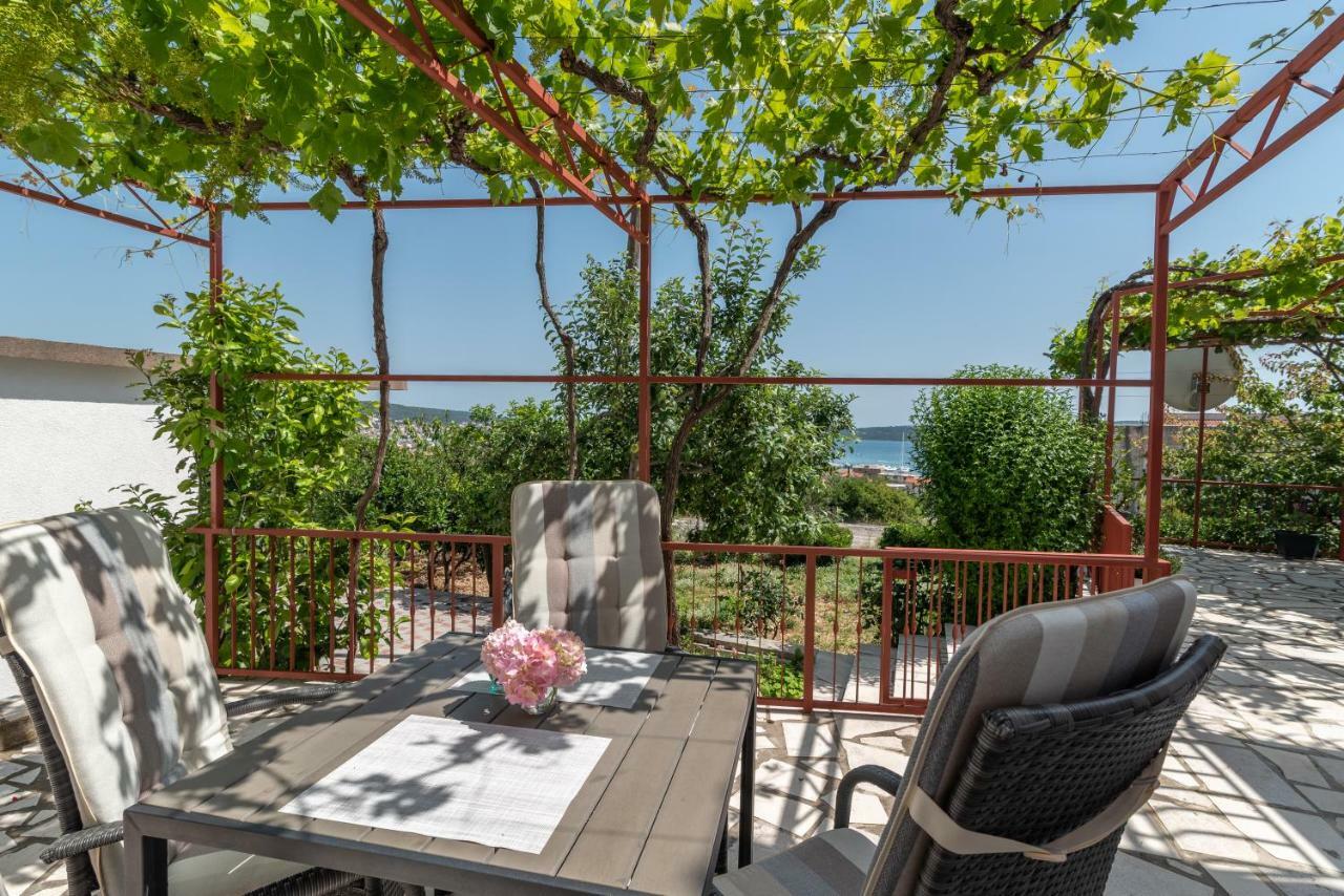 Apartment Nives Trogir Bagian luar foto