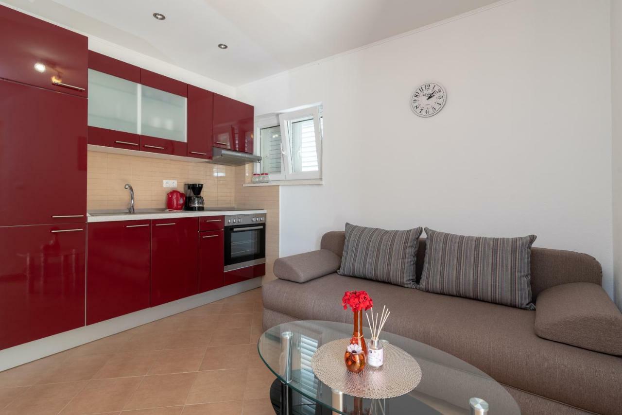 Apartment Nives Trogir Bagian luar foto