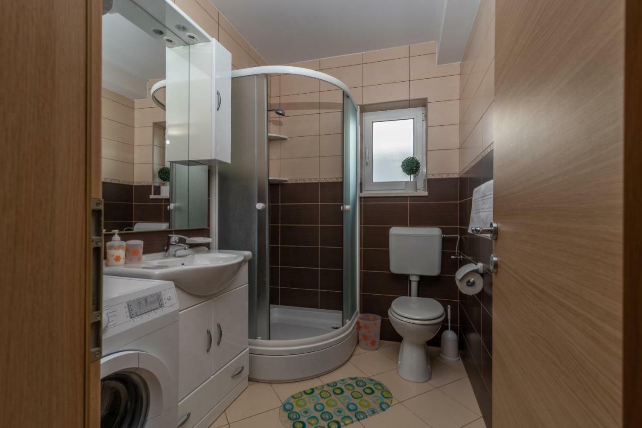Apartment Nives Trogir Bagian luar foto
